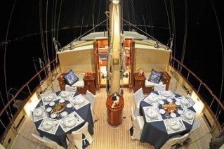 OFELIA -  Dining on deck